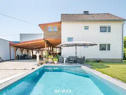 Ihre Lebenschance: Charmantes Zweifamilienhaus mit Pool &amp; Gartenparadies!