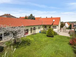 Ein Platz zum Durchatmen – Haus mit Garten in sonniger Ruhelage
