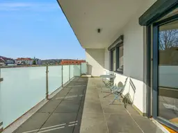 3 Zimmer Dachgeschoss-Wohnung mit 40m2 Terrasse in Ruhelage
