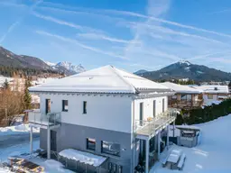 Modernes Wohnhaus mit 3 Einheiten