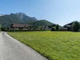 Sonniges Grundstück mit Blick auf die Steinberge