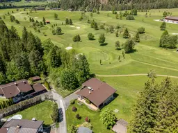 Idyllisches Grundstück am Golfplatz