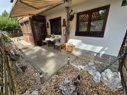 Gepflegte Erdgeschoßwohnung mit Wintergarten und Terrasse