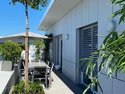 Helle Dachterrassenwohnung mit offener Küche und Sauna!
