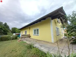 Sanierungsbedürftiges Haus mit großzügigem Garten