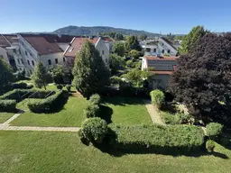Kleine Dachgeschoßwohnung mit Weitblick und Gartenbenutzung