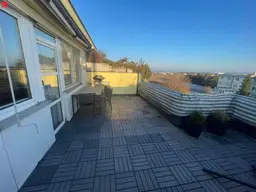 Sonnige Dachterrasse &amp; Spielplatzblick – Ihr neues Zuhause