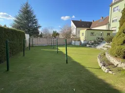 Neuwertige 3-Zimmer-Dachgeschosswohnung mit Gartenbenutzung