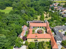 Repräsentativer Vierkanthof am Schlosspark Schönau