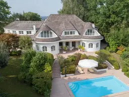 Premium-Lifestyle: Villa mit Tiefgarage, Spa und High-End-Innenausstattung