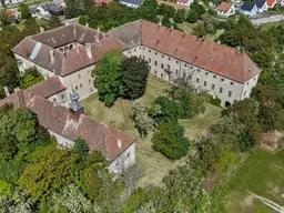 Historisches Renaissanceschloss mit Potenzial - der perfekte Ort um Träume wahr werden zu lassen