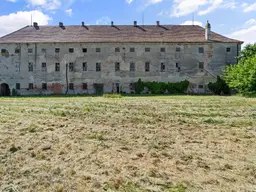 Historisches Renaissanceschloss mit Potenzial - der perfekte Ort um Träume wahr werden zu lassen