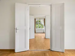 Repräsentative Villenetage mit Charme und Potenzial in begehrter Mödlinger Lage