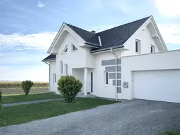 Energieeffizientes Einfamilienhaus mit großem Garten, Seeblick &amp; perfekter Anbindung