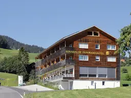„Panorama pur! Hotel Sonnhalde – Ihre Chance im Bregenzerwald“