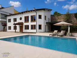 Ein- Zweifamilienhaus mit Pool - Stadtzentrum!