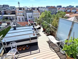 Helle, zentrale Dachgeschoss Maisonette mit 2 Freiflächen und Weitblick zum Kauf!