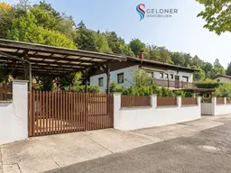 Ruhig gelegenes, gemütliches, sofort beziehbares Einfamilienhaus mit Terrasse, Kamin, Doppel-Garage und separatem Carport in Ritzing