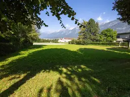 Exklusiver Baugrund Hall