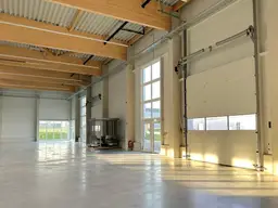 WORK. SHOP. STORE. Flexible und hochmoderne Produktions-, Showroom- und Lagerflächen im Squarebizz Wien Nord!