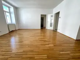 Helle 63m² Altbauwohnung, 2 Zimmer, Einbauküche, Aufzug zu kaufen für 355.000 €