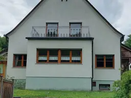 Schönes gepflegtes Einfamilienhaus/Mehrfamilienhaus. Sofort verfügbar