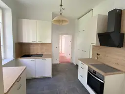 Raum für Ihre Familie oder für Sie selbst? Gerne doch! In Komplettrenovierung bis Ende März!