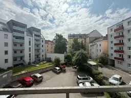 Attraktive 2-Zimmer-Wohnung mit Loggia und toller Infrastruktur!