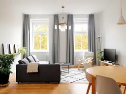 Perfekte Stadtwohnung! Schöner Altbaucharme mit Innenhofgarten!