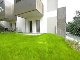 ERSTBEZUG – Gartenwohnung mit 2 Balkonen und Terrasse in Altenberg