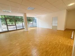 Erdgeschossfläche in verkehrstechnisch idealer Lage! Ideal für Bürogemeinschaft/Praxis/Start-Up!