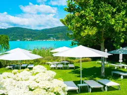 SEEWOHNUNG in der beliebten ROSENHOF Wörthersee Anlage mit atemberaubendem Ausblick