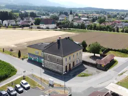 Wohn-/Geschäftshaus + 2. Gebäude mit attraktivem Ausbaupotential für Wohnungen/Zimmervermietung