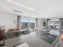 HOCHWERTIG AUSGESTATTETE DACHGESCHOßWOHNUNG AM PICHLINGER SEE | GROßER ALLGEMEINGARTEN | 2 TIEFGARGENPLÄTZE IM HAUS