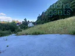 Großzügiger Baugrund in ruhiger Waldrandlage