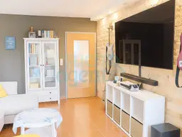 Gepflegte 4-Zimmerwohnung mit 2 Balkonen und Garagenparkplatz in Top Lage