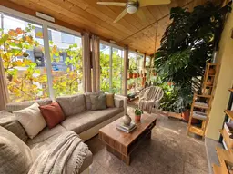 Modern wohnen in Ruhelage – Einfamilienhaus mit Pool, PV, Garten, Wintergärten &amp; mehr | Lambach