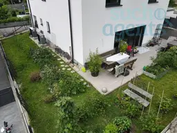 Moderne Neubauwohnung mit Garten in top Lage