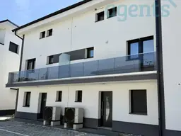 Modernes Reihenhaus in Massivbauweise inkl. 2 Parkplätze und sehr niedrige BK