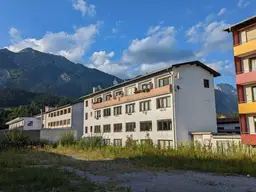 Ideal für Anleger und Firmen!! Es gibt ein Gewerbeobjekt mit 5 Garconnieren und einer 2 Zimmerwohnung in Innsbruck zu erwerben.