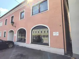 Attraktive Verkaufsfläche im Zentrum von Altheim – 83 m² mit großen Fensterfronten