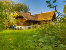 Naturliebhaber aufgepasst: Großes Grundstück mit Altbestand in Ruhelage