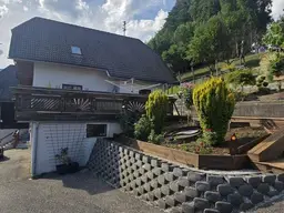 Zwei Häuser, ein Zuhause – vielseitiges Wohnjuwel in idyllischer Lage