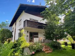 Älteres Haus mit 2 Wohneinheiten in 6402 Hatting