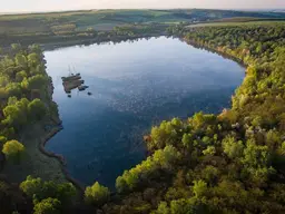 Unberührtes Naturwunder in Ungarn-Privater Badesee mit Wald, Wiese und bebaubarem Grundstück-112 Ha