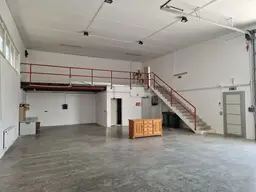 Moderne Industriehalle in zentraler Lage - ideal für Gewerbetreibende!