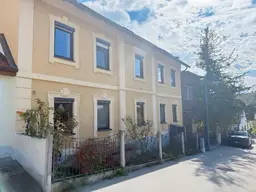Einfamilienhaus mit Dachterrasse über 3 Ebenen – Großzügige Wohnfläche in Berndorf