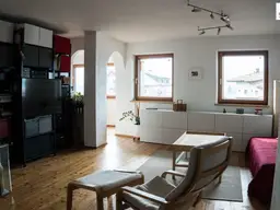 Stilvolles Wohnen: 4 Zimmer Wohnung mit Balkon, Loggia, Terrasse, Garage &amp; mehr!