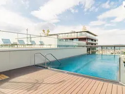 Leben im besten Hochhaus der Welt | Triiiple Tower | Rooftop-Pool | Moderne 2-Zimmer Wohnung mit Balkon