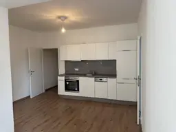 Sonnige Wohnung- Nahe dem Bahnhof bzw. dem Zentrum- nur 16 min. mit der S-Bahn zur U6 Wien Meidling